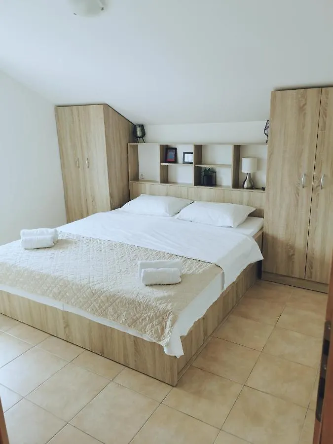 Apartment Apartmani Vukovic Rab Town Croatia