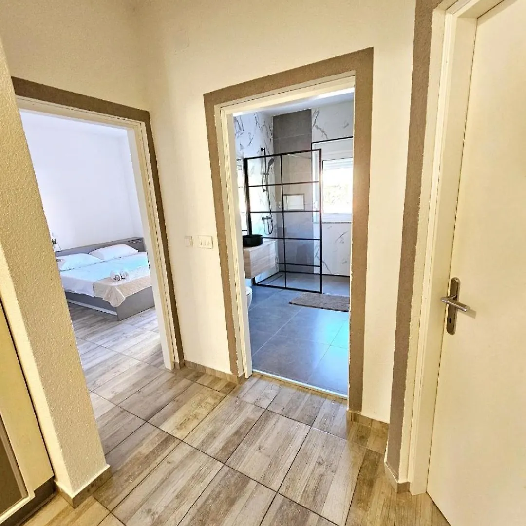 Apartment Apartmani Vukovic Rab Town
